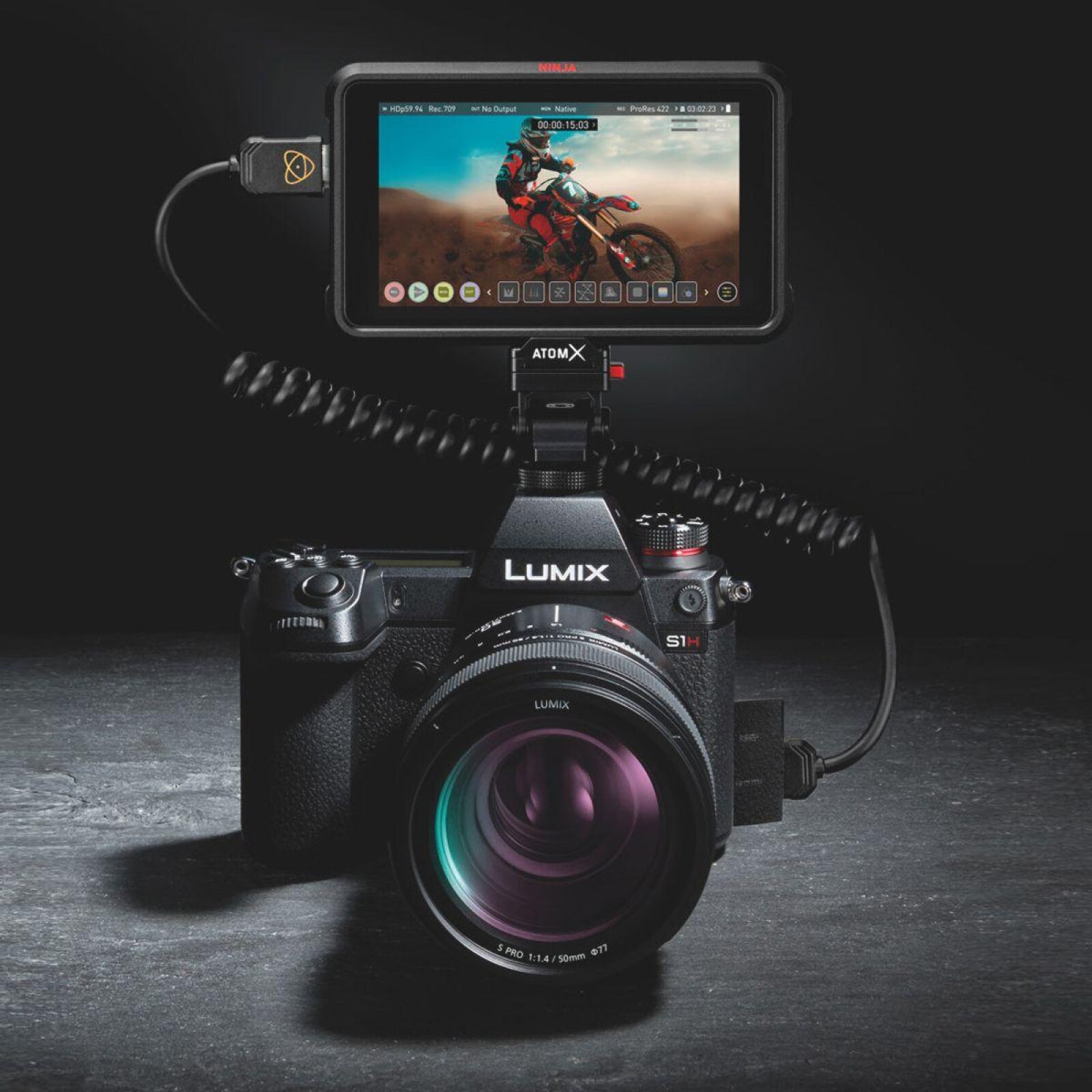 Moniteur Atomos Ninja V Pro kit + SSD 500go + Atomos Connect & accessoires - Photo 1 sur 2