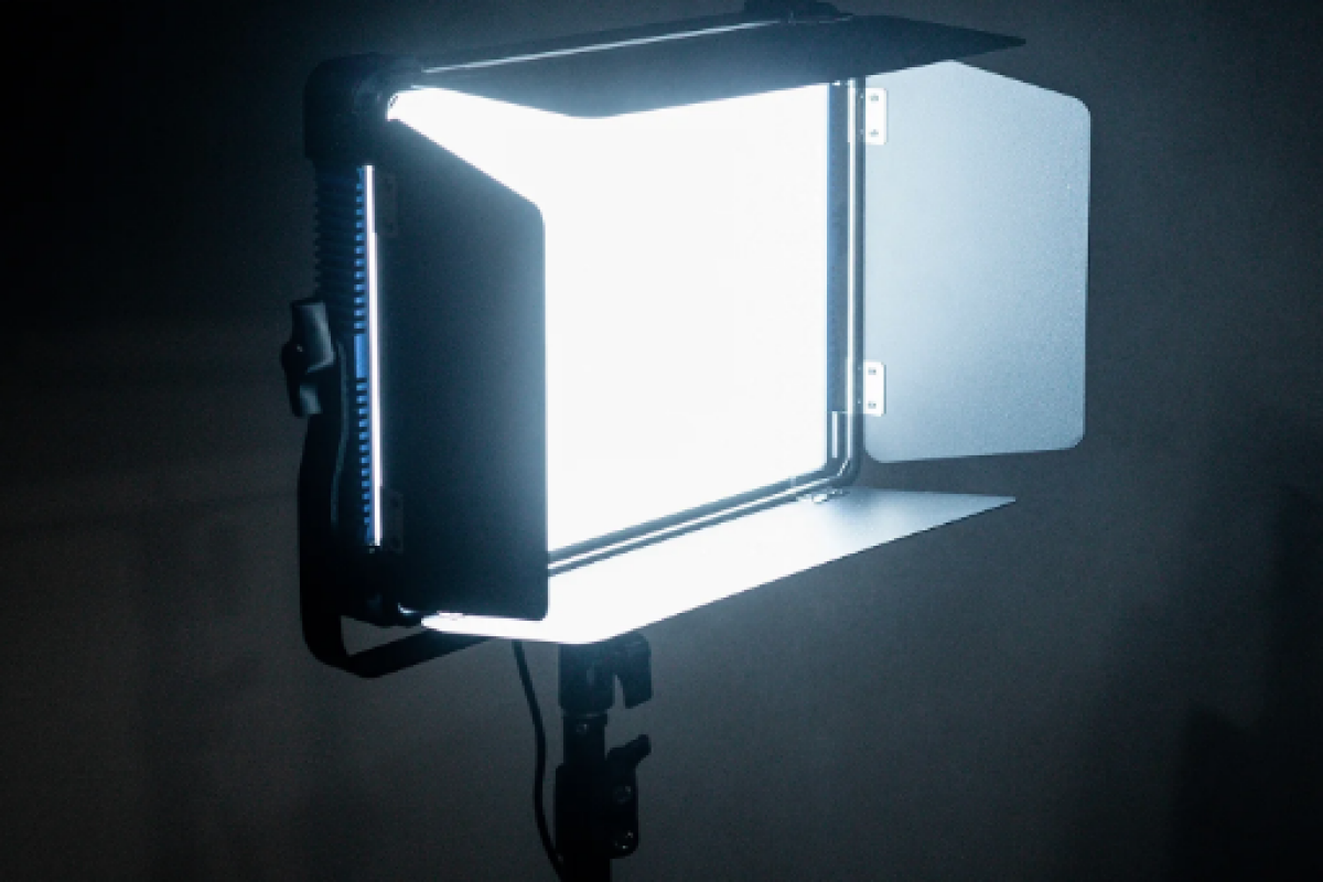 Location x2 panneaux LED Pixel P80 (RGB) + réflecteur 5 en 1 (110cm) - Lightyshare