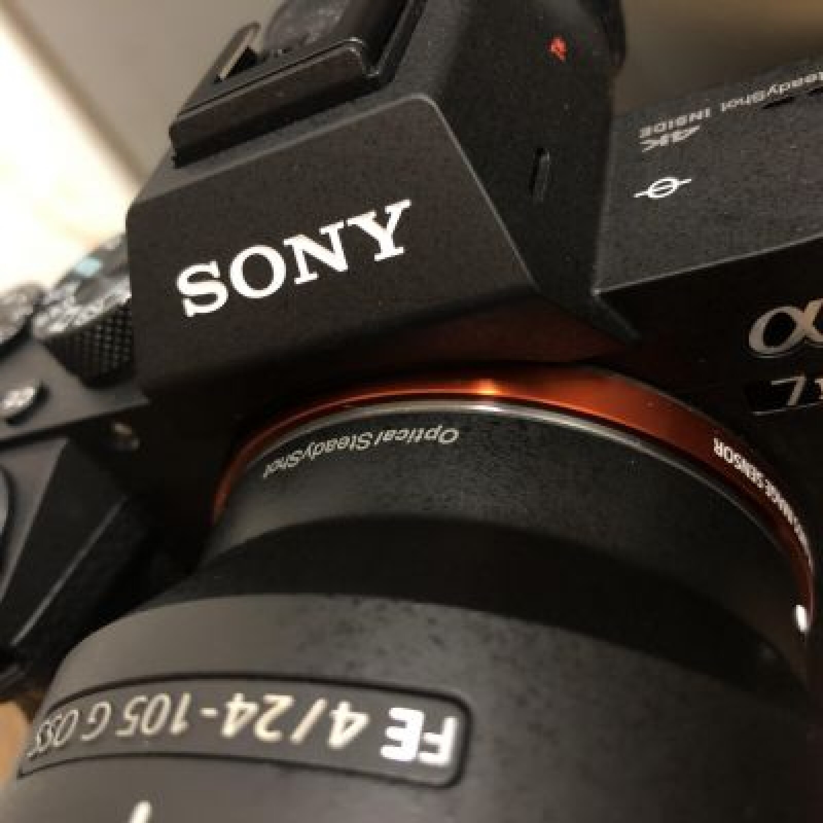 Sony Alpha 7 III (neuf) + FE 4 zoom 24-105  (neuf)+ micro RODE compact Pro (neuf) - Photo 1 sur 4