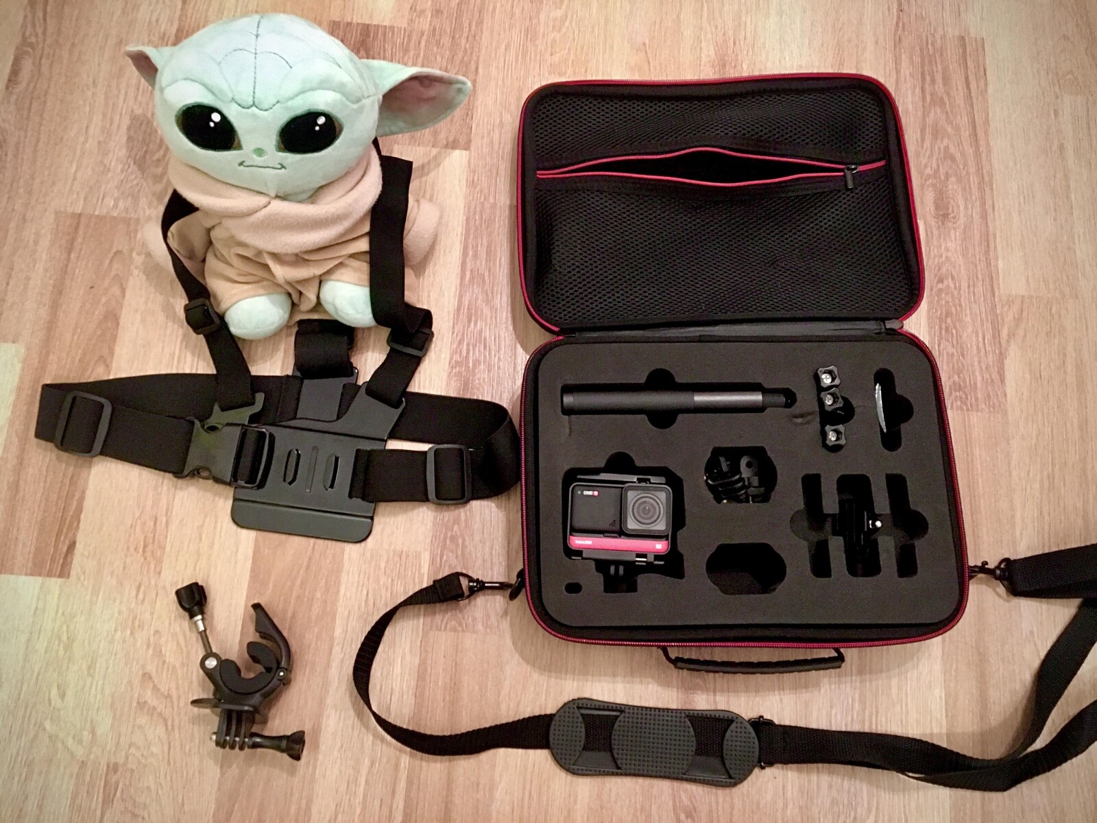 Insta360 One R + accessoires et batterie boostée - Photo 2 sur 2