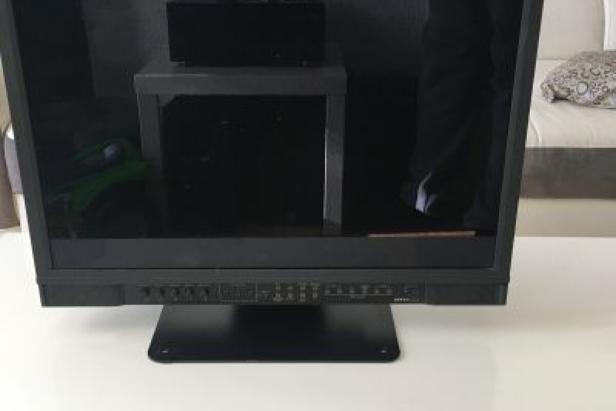 Location Moniteur JVC  DT-V 24 L1D - Lightyshare
