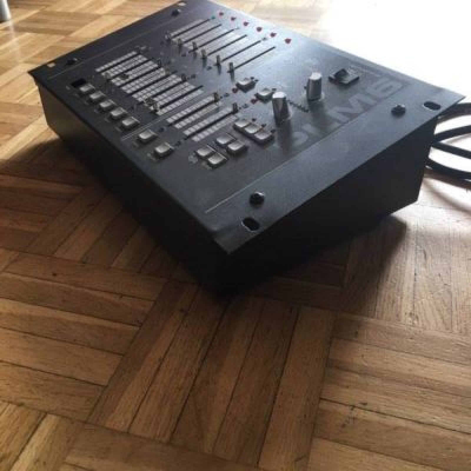 console lumière / dimeures avec 6 entré pc 16 - Photo 3 sur 3