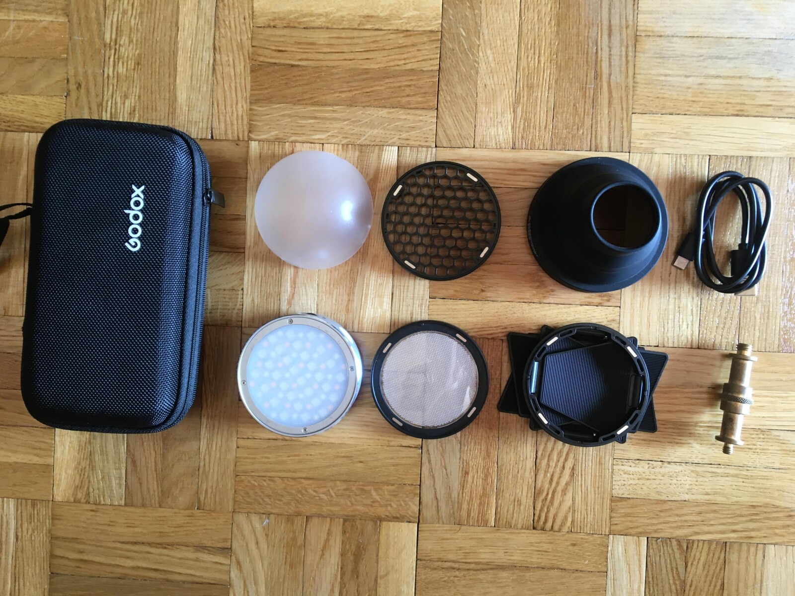 Godox R1 LED + Pack AK-R1 - Photo 1 sur 3