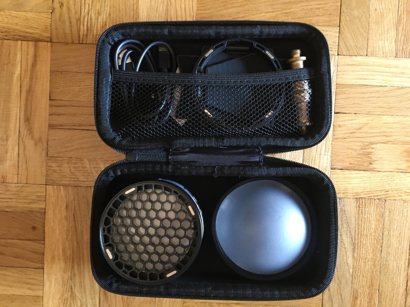 Godox R1 LED + Pack AK-R1 - Photo 3 sur 3