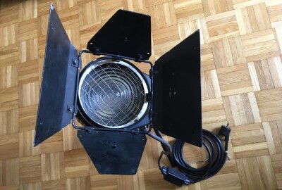 Location Projecteur Fresnel Desisti 500w / 300w - Magis