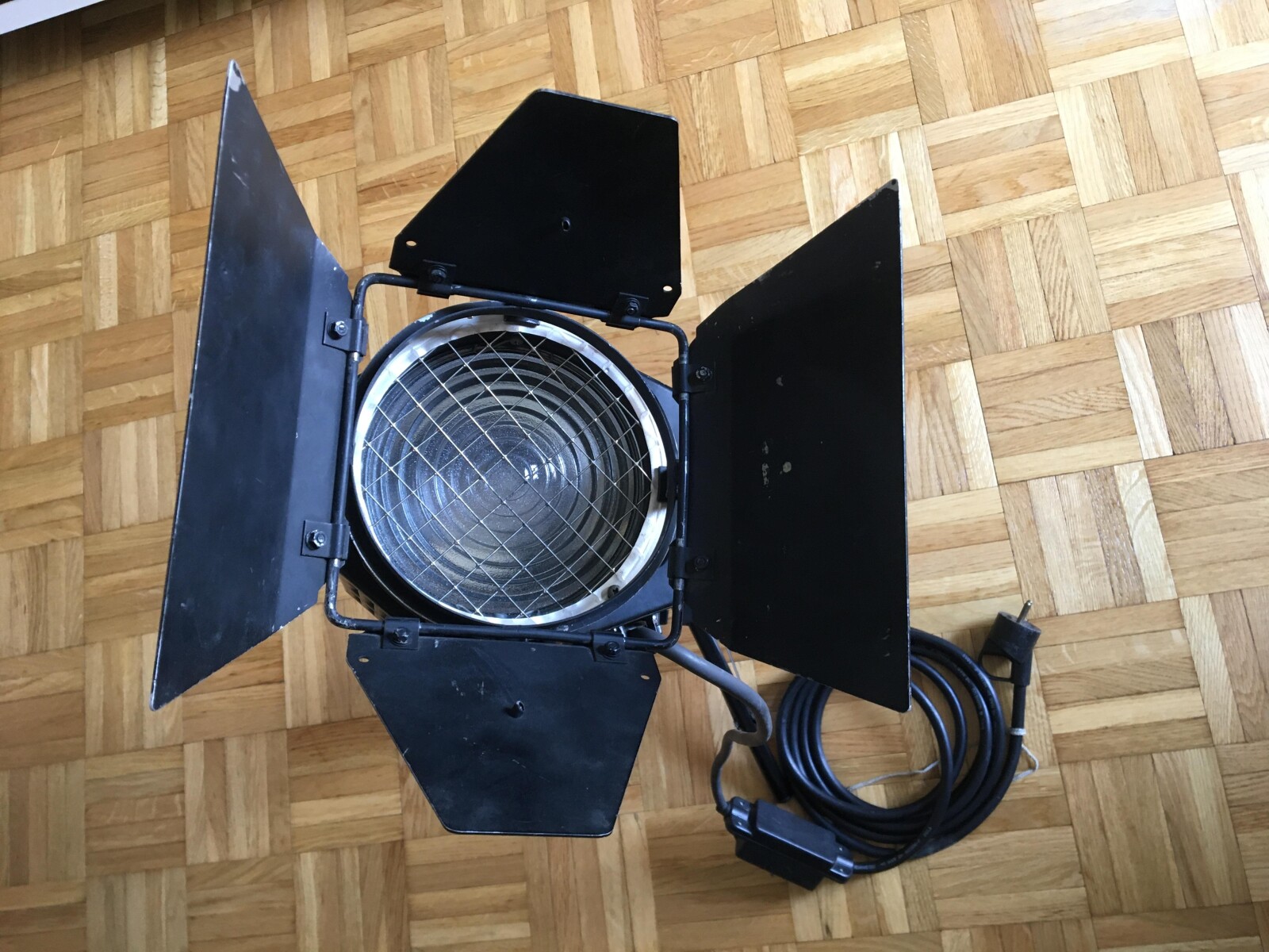 Projecteur Fresnel Desisti 500w / 300w - Magis - Photo 2 sur 4