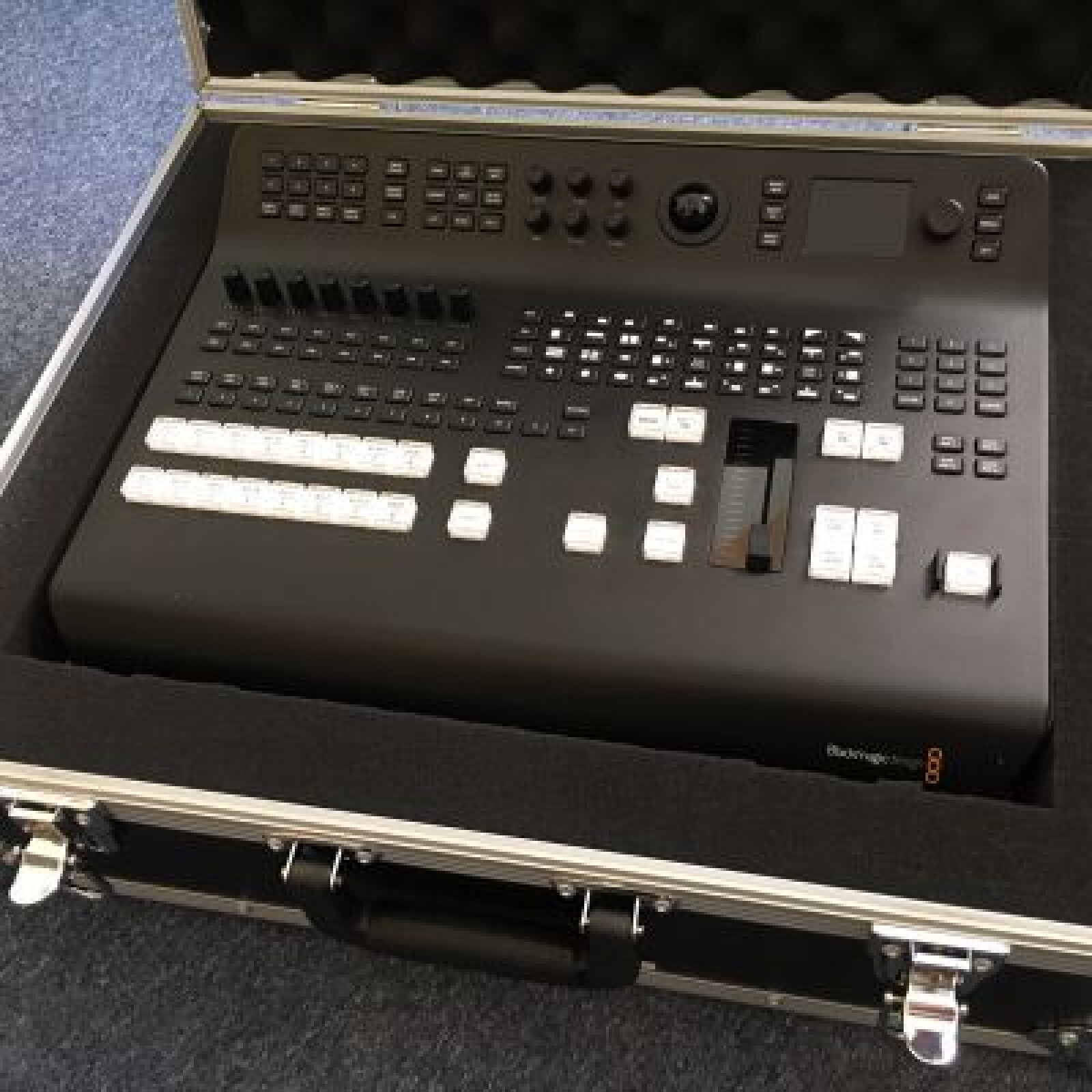 ATEM Television Studio Pro 4K (mélangeur Blackmagic 4K) - Photo 2 sur 6