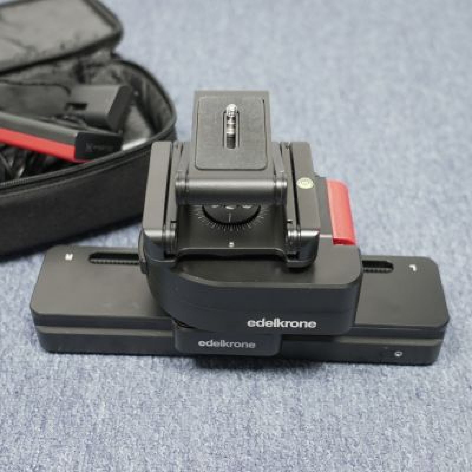 SliderONE V2 + tête Pan Pro ou HeadONE v2  (slider motorisé Edelkrone) - Photo 1 sur 2