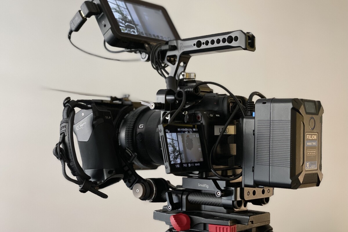Location SONY A7S III - Kit fiction / documentaire - 24-105 f/4 (A7S 3 - Alpha 7S III) - Lightyshare