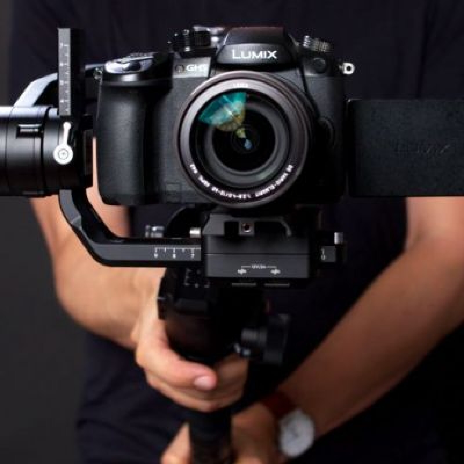 Pack LUMIX GH5 Obj G Vario 12 - 60mm + DJI Ronin-SC - Photo 1 sur 5