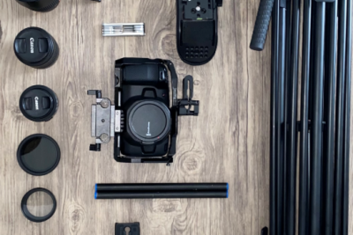 Location BMPCC 6K BODY + Vlock +SSD - Lightyshare