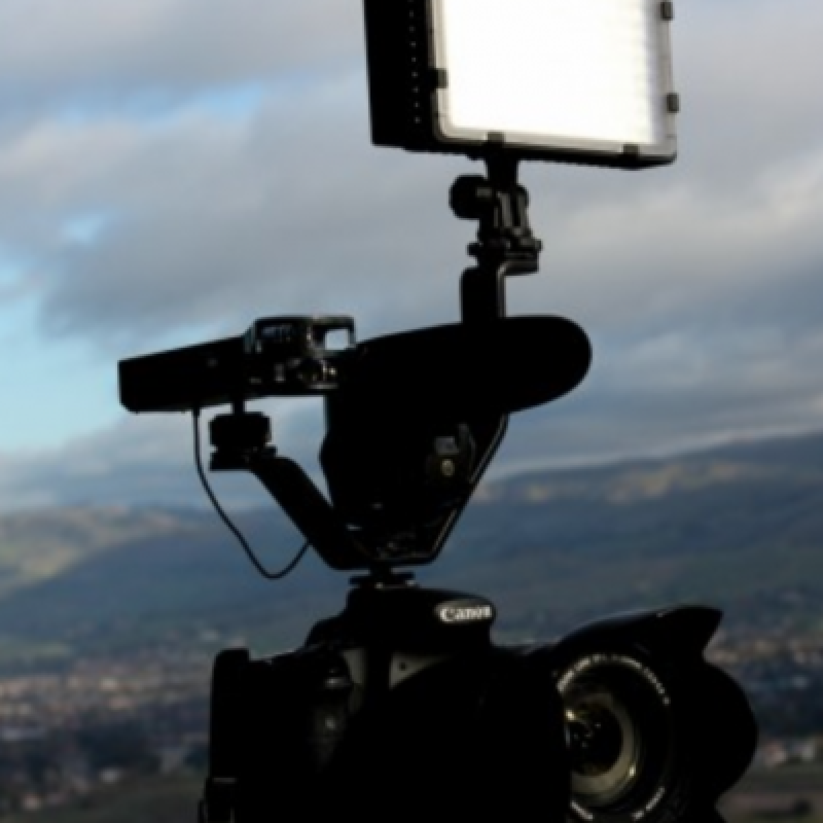 CANON 6D KIT TOURNAGE - Photo 2 sur 2