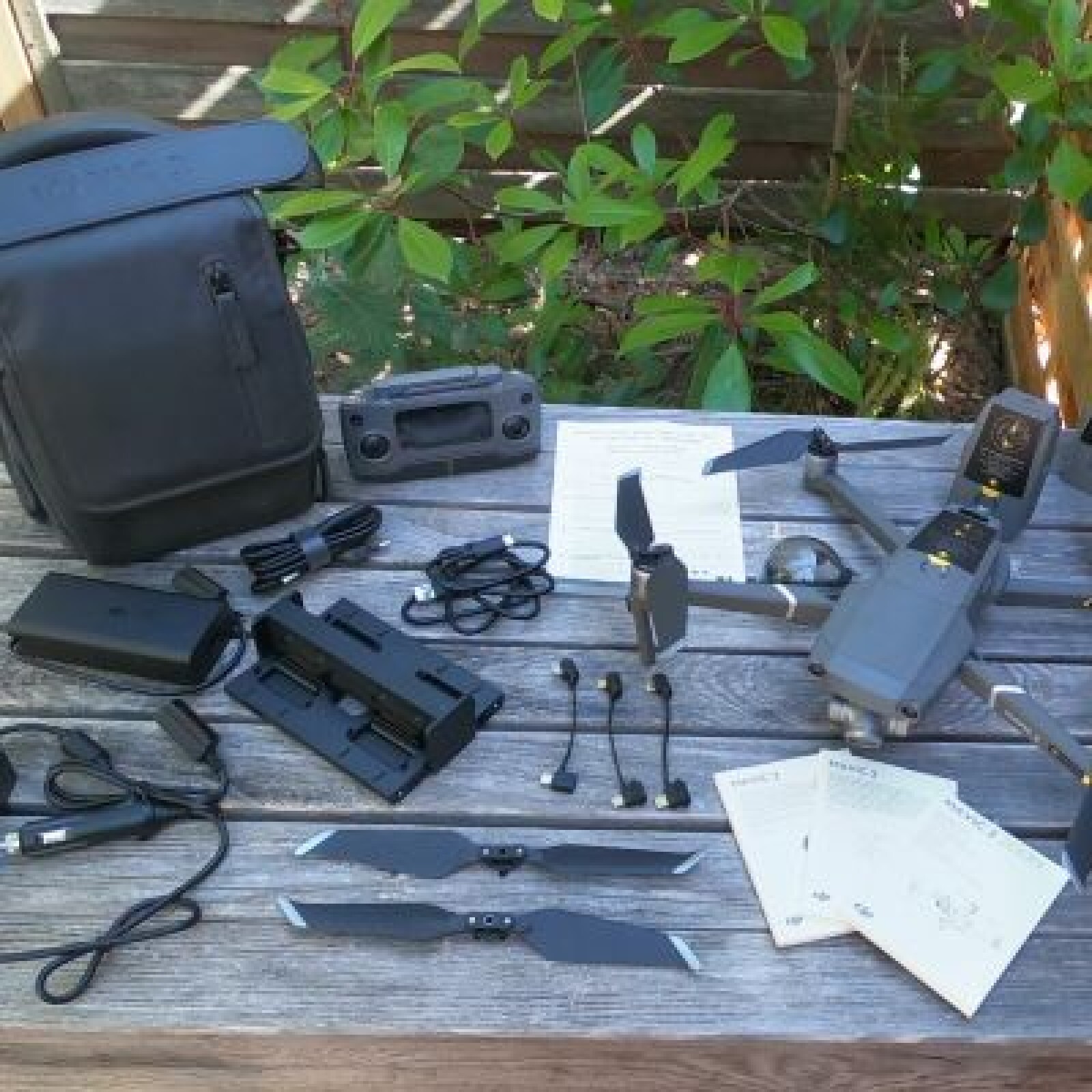 Drone DJI Mavic 2 Zoom et accessoires [Fly More Kit] - Photo 2 sur 5