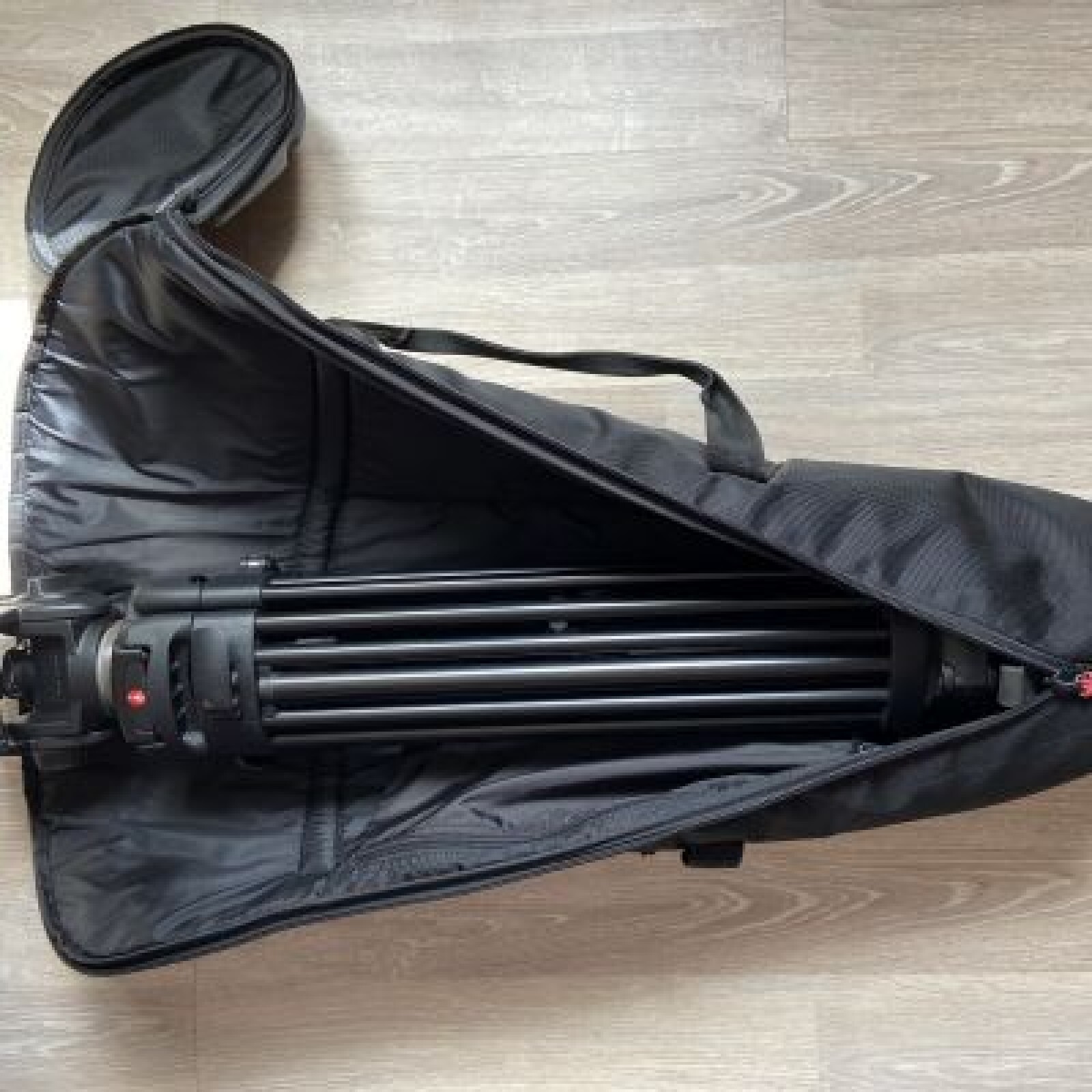 Trépied Manfrotto Twin Legs avec tête fluide - Photo 1 sur 3