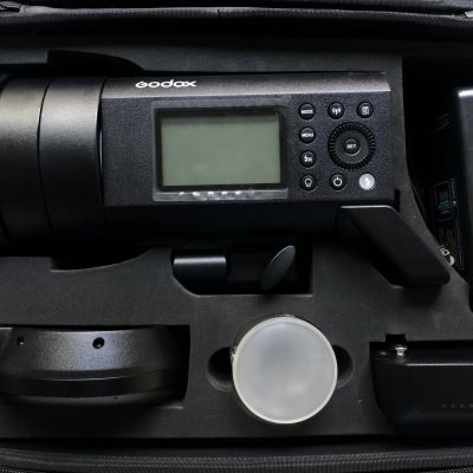 Flash Godox AD400 Pro - Photo 1 sur 1