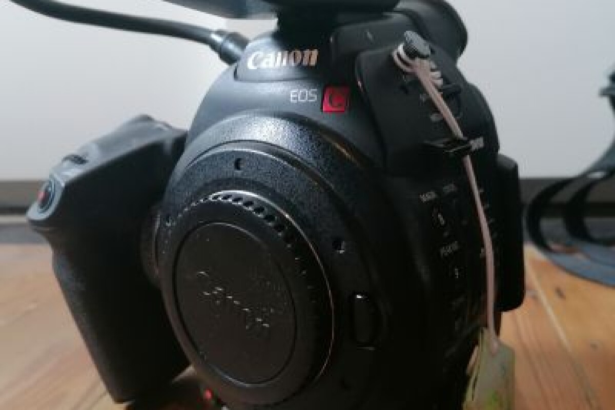 Location Canon eos C100 - Lightyshare