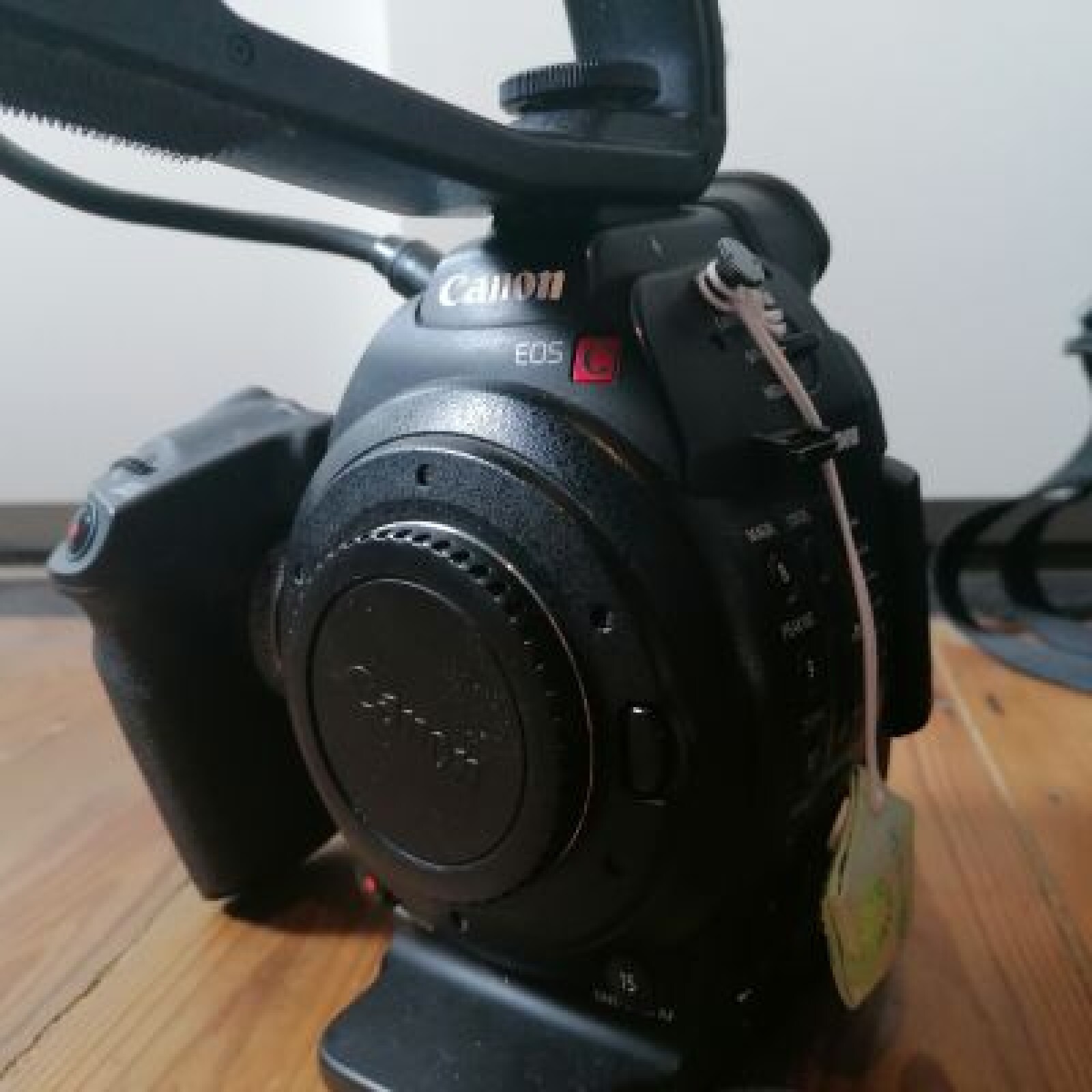 Canon eos C100 - Photo 1 sur 4