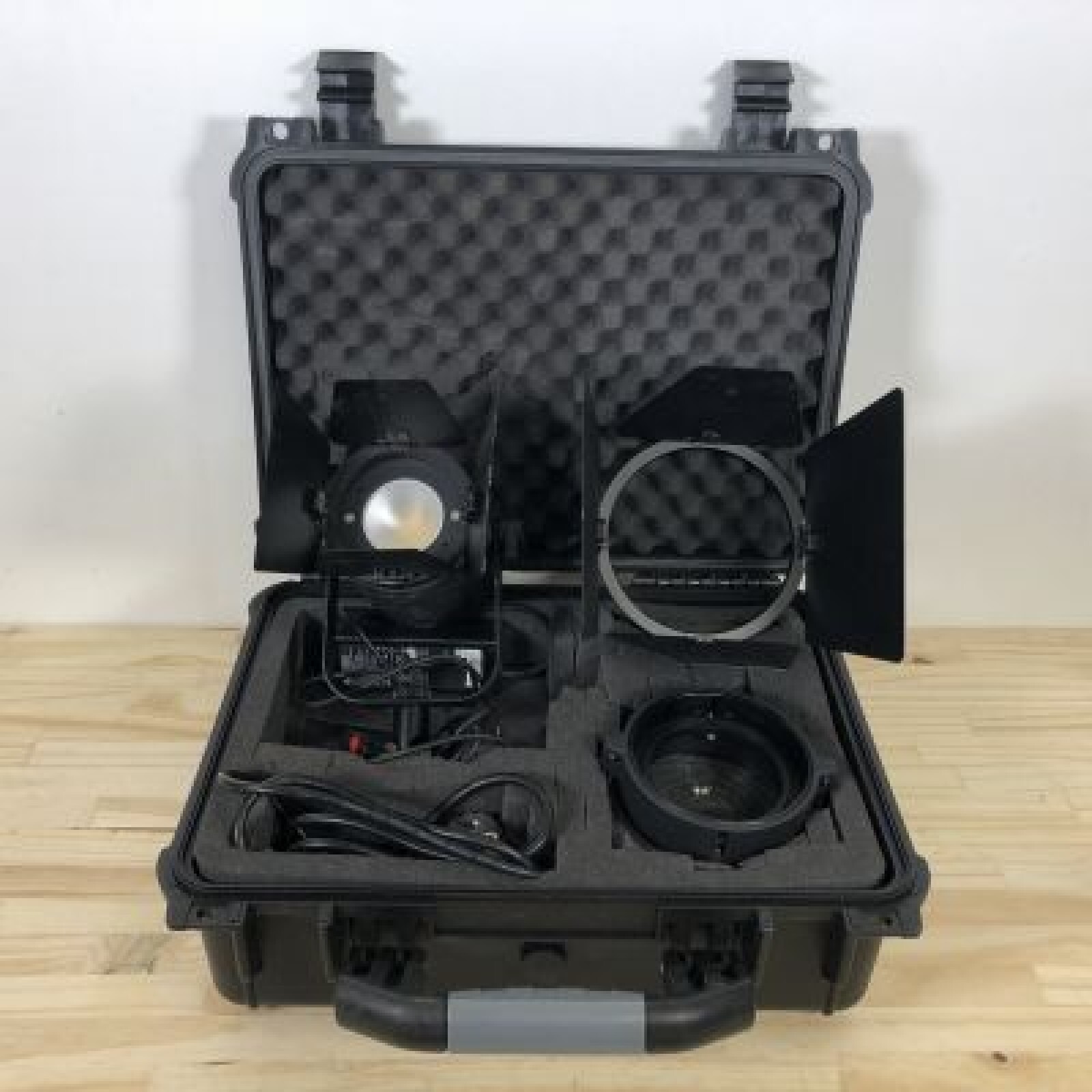 Fiilex P360 PRO 300W + PIED - Photo 1 sur 3