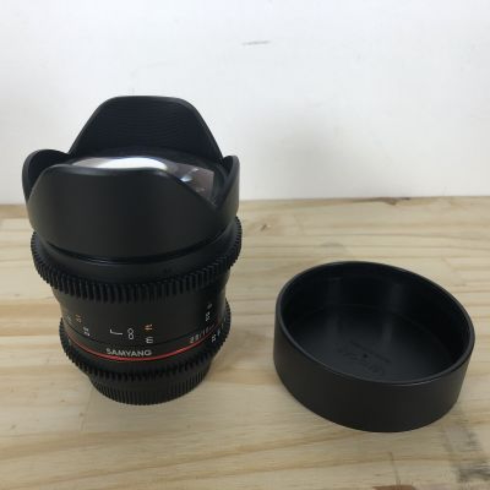 Samyang 16mm T2.8 VDSLR monture EF - Photo 2 sur 2