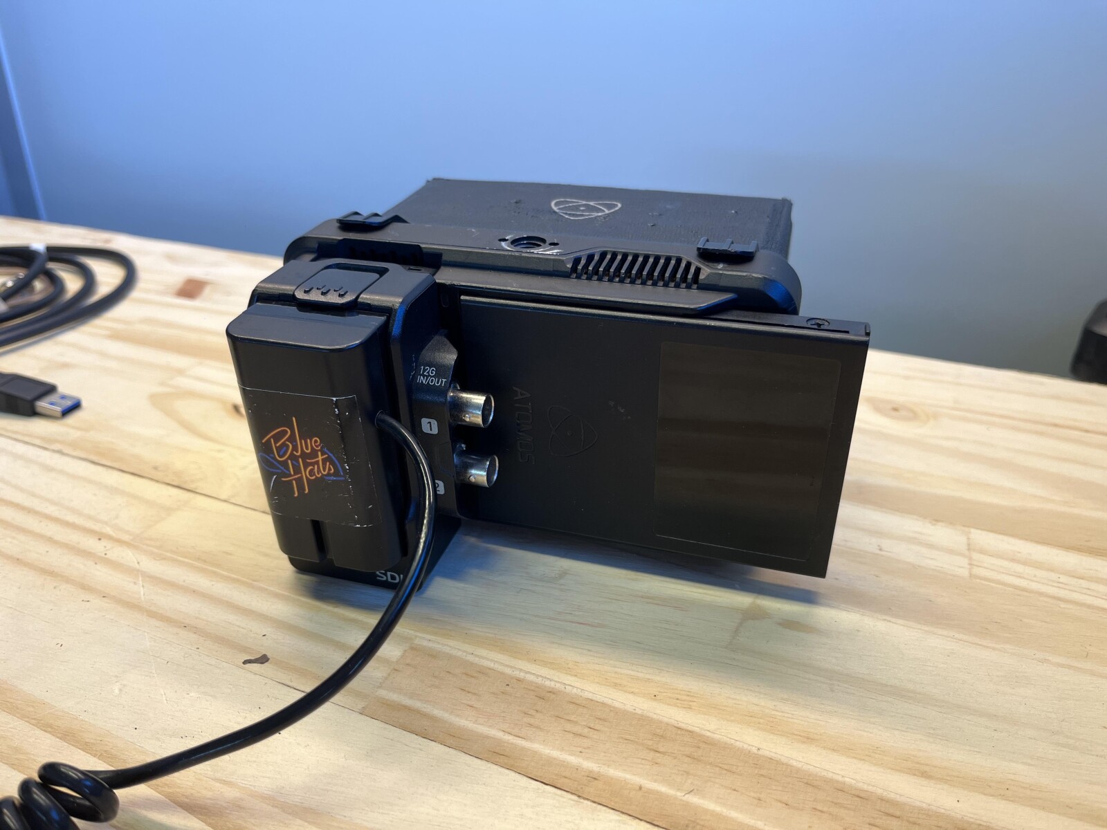 Atomos Ninja V + SSD 500go + accessoires - Photo 3 sur 5