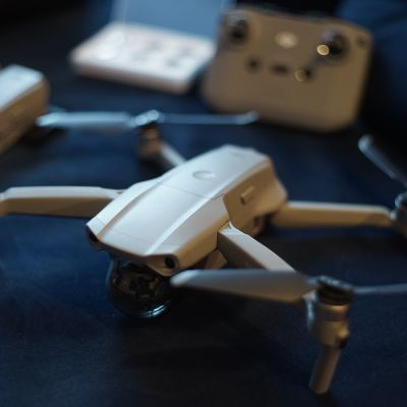 MAVIC AIR 2 (FLY MORE COMBO) & FILTRES POLARISANTS - Photo 1 sur 4