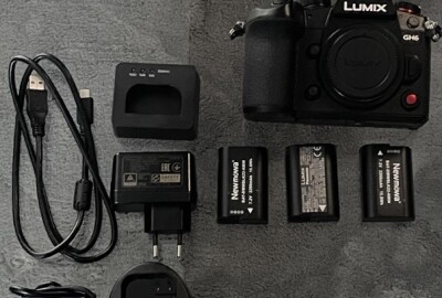 Location Panasonic Lumix GH6 + batteries