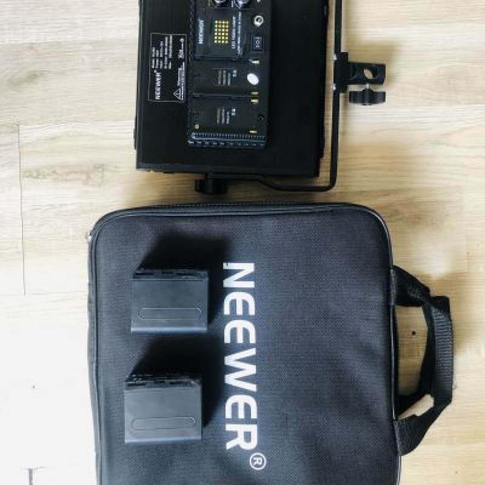 Neewer Bi-Couleur 660 LED - Photo 1 sur 1
