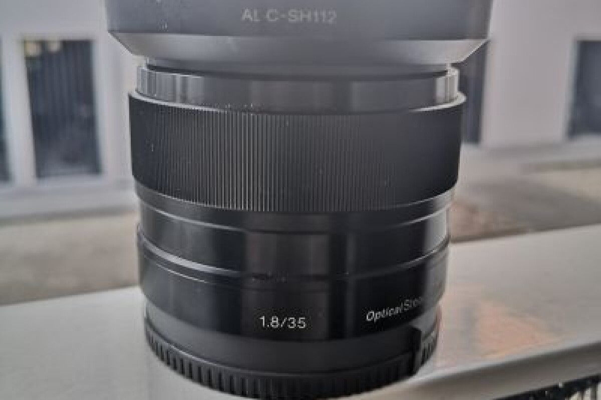 Location Objectif SONY 35mm F1.8 OSS (Monture E) - Lightyshare