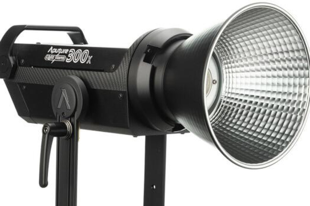 Location Aputure COB 300X LED bi-color lumière  - Lightyshare