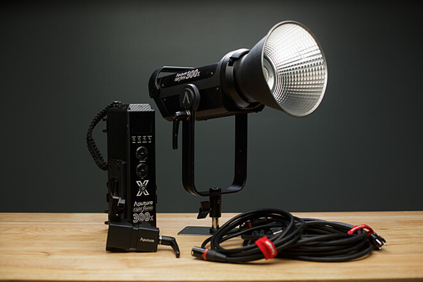 Aputure 300X - Photo 1 sur 3