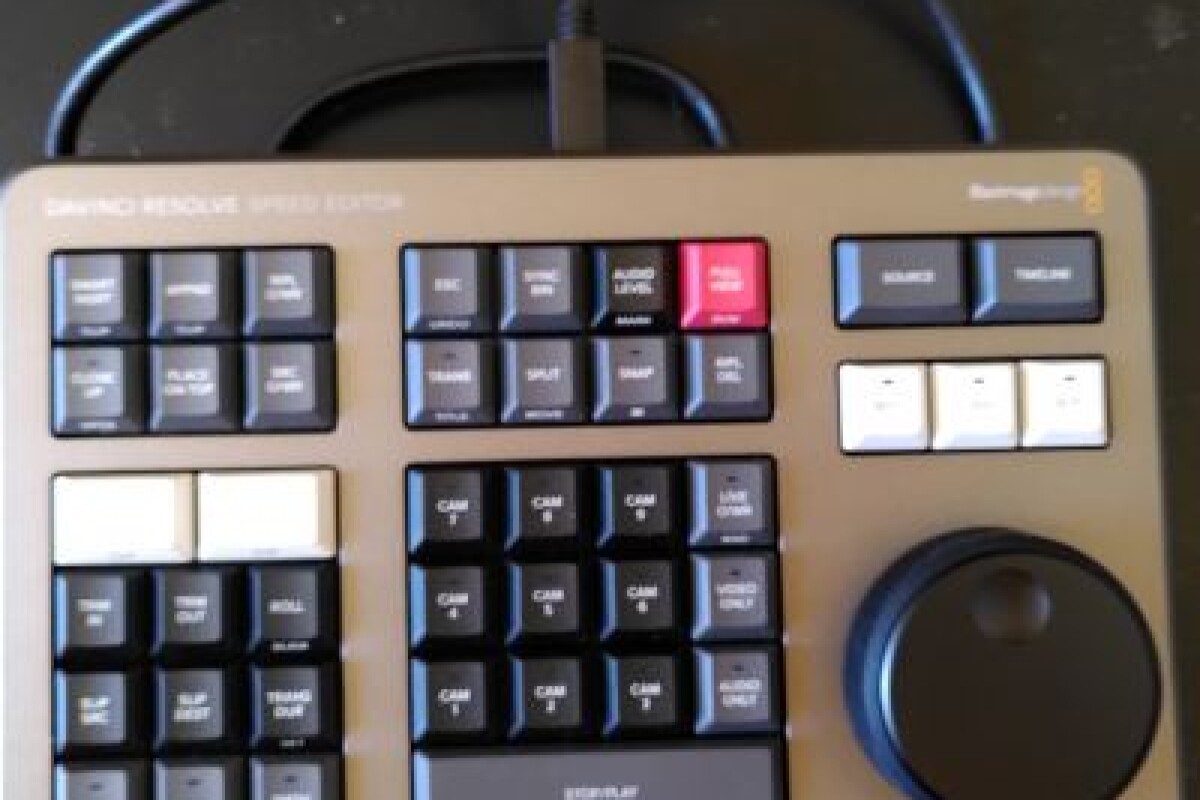 Location BLACKMAGIC DESIGN Clavier Davinci Resolve Speed Editor - Lightyshare