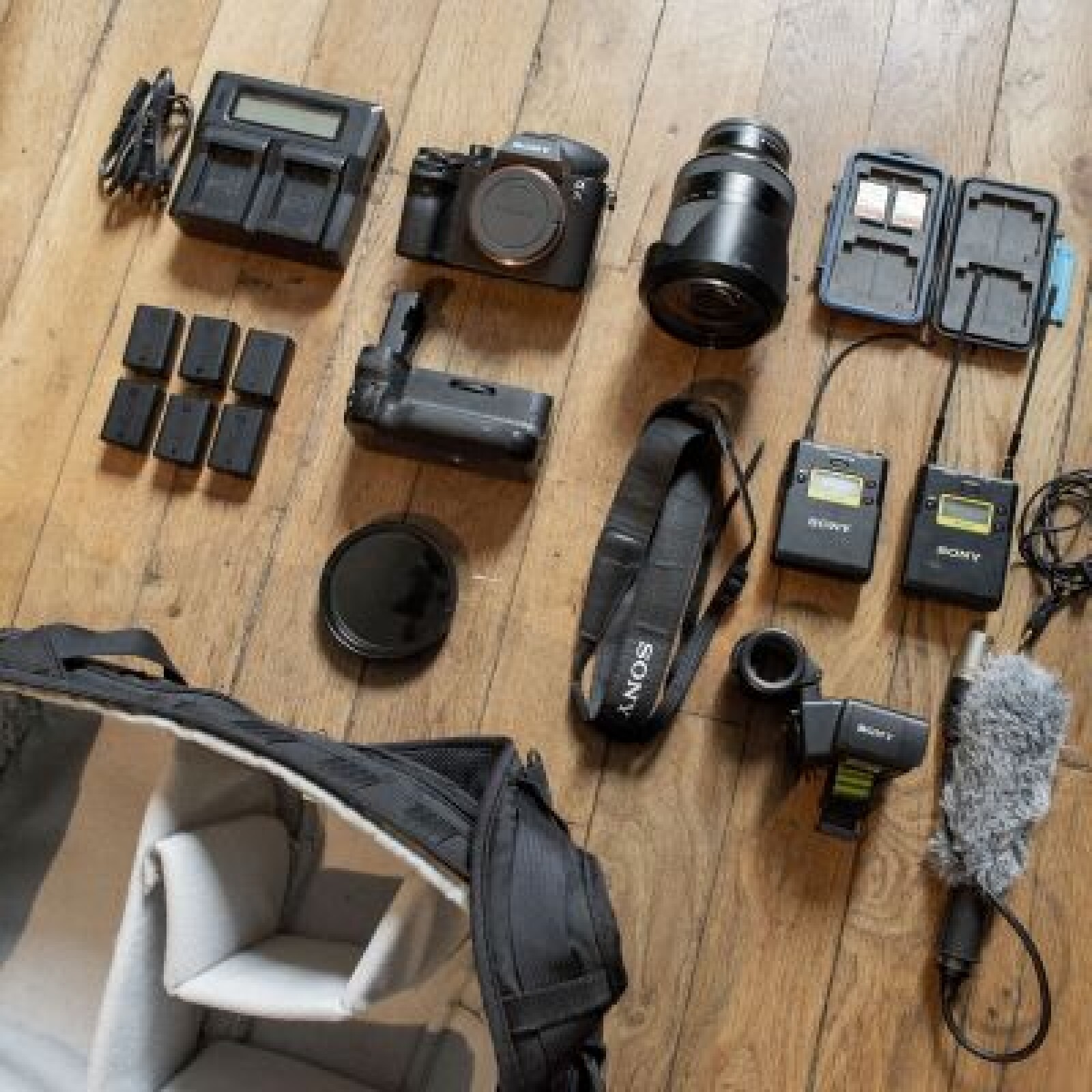 Alpha 7S II + 24 -240, Boitier son XLR-K2M , Micro HF Micro Canon - Photo 1 sur 2