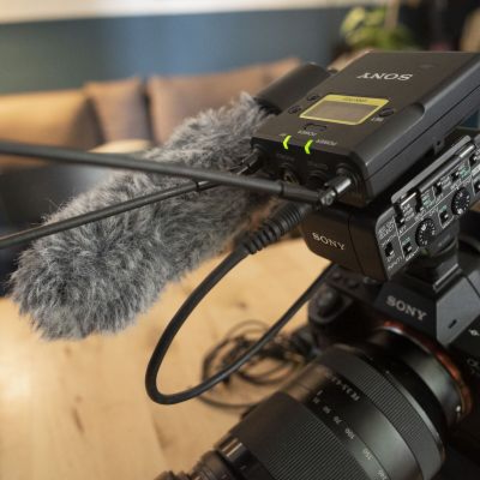 Alpha 7S II + 24 -240, Boitier son XLR-K2M , Micro HF Micro Canon - Photo 2 sur 2