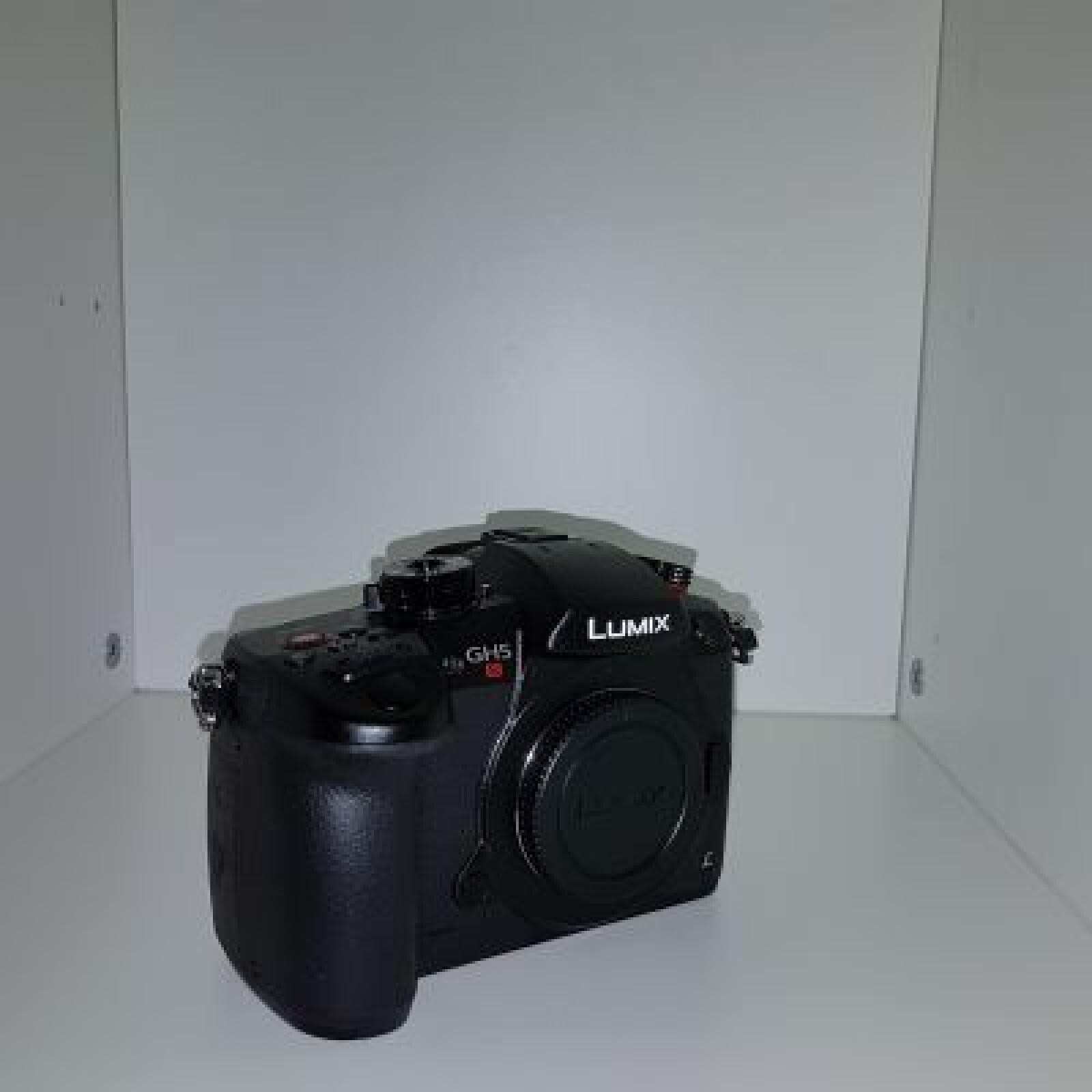 Panasonic GH5s avec cartes et batteries - Photo 1 sur 4