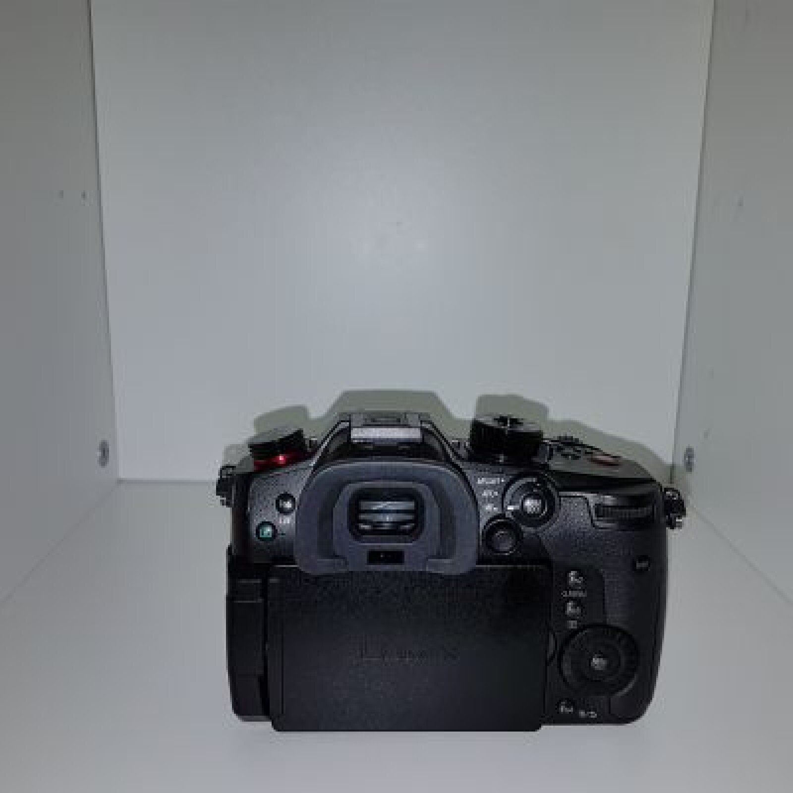 Panasonic GH5s avec cartes et batteries - Photo 2 sur 4
