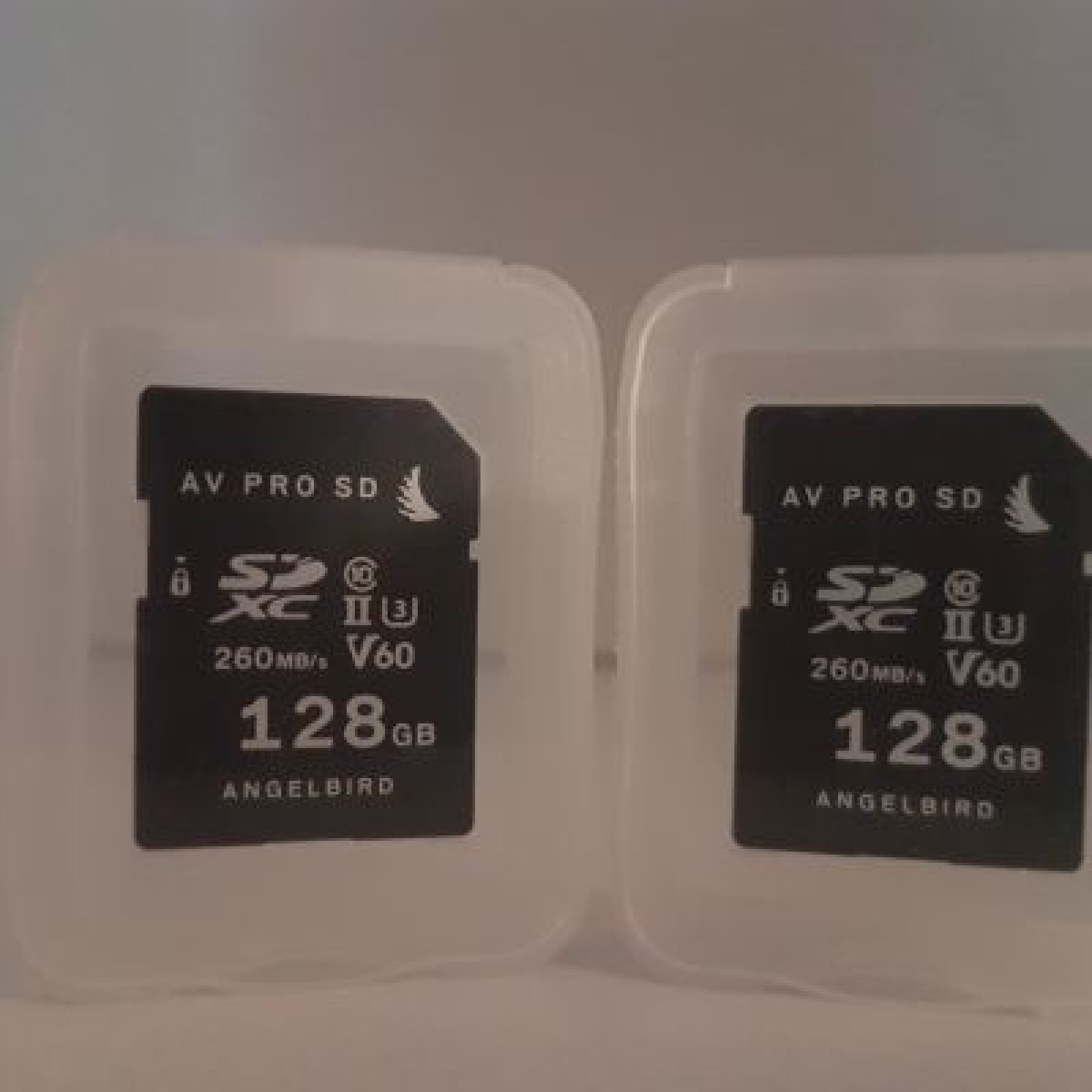 Panasonic GH5s avec cartes et batteries - Photo 3 sur 4