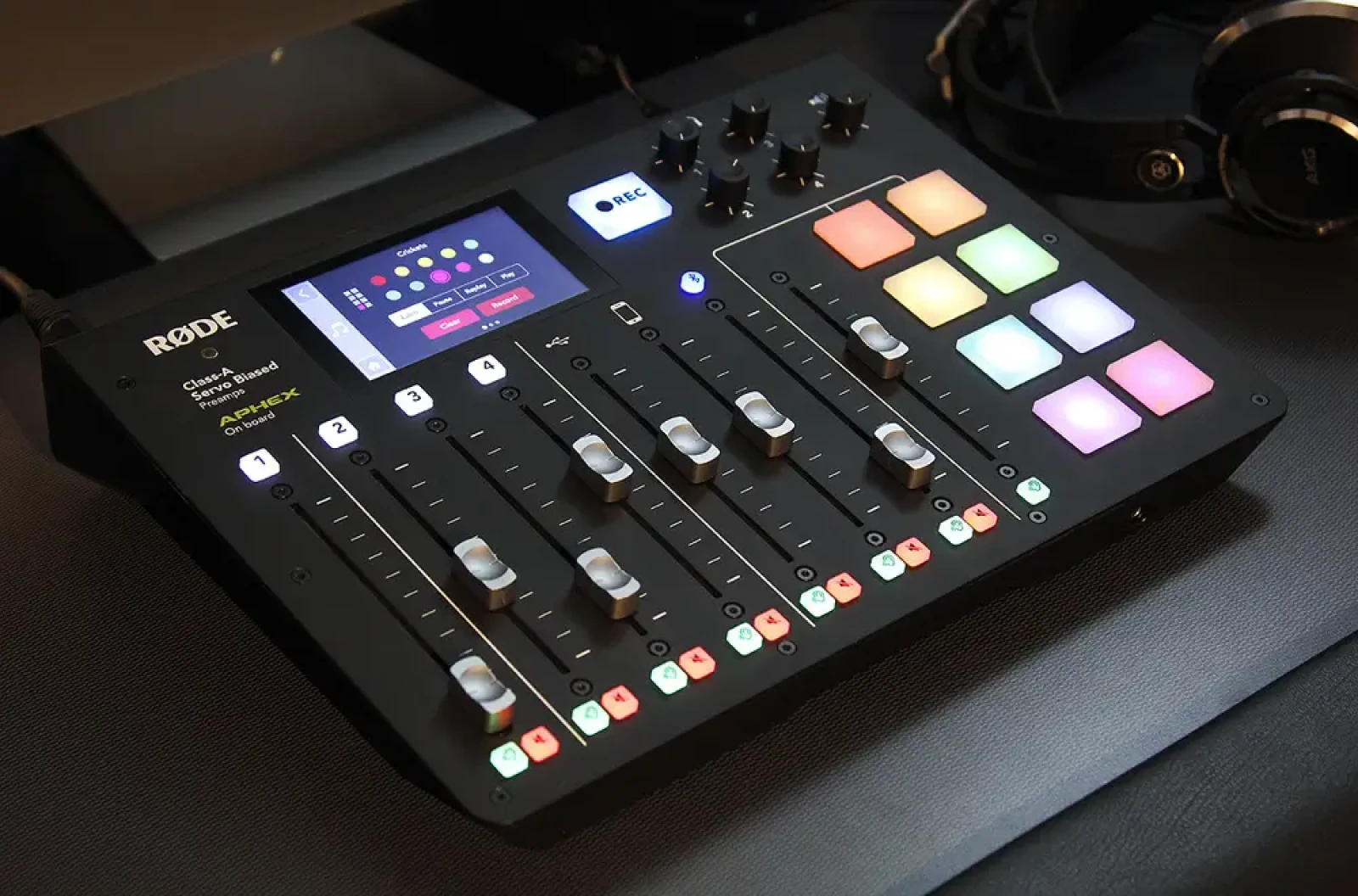 Rode Rodecaster Pro - Photo 4 sur 9