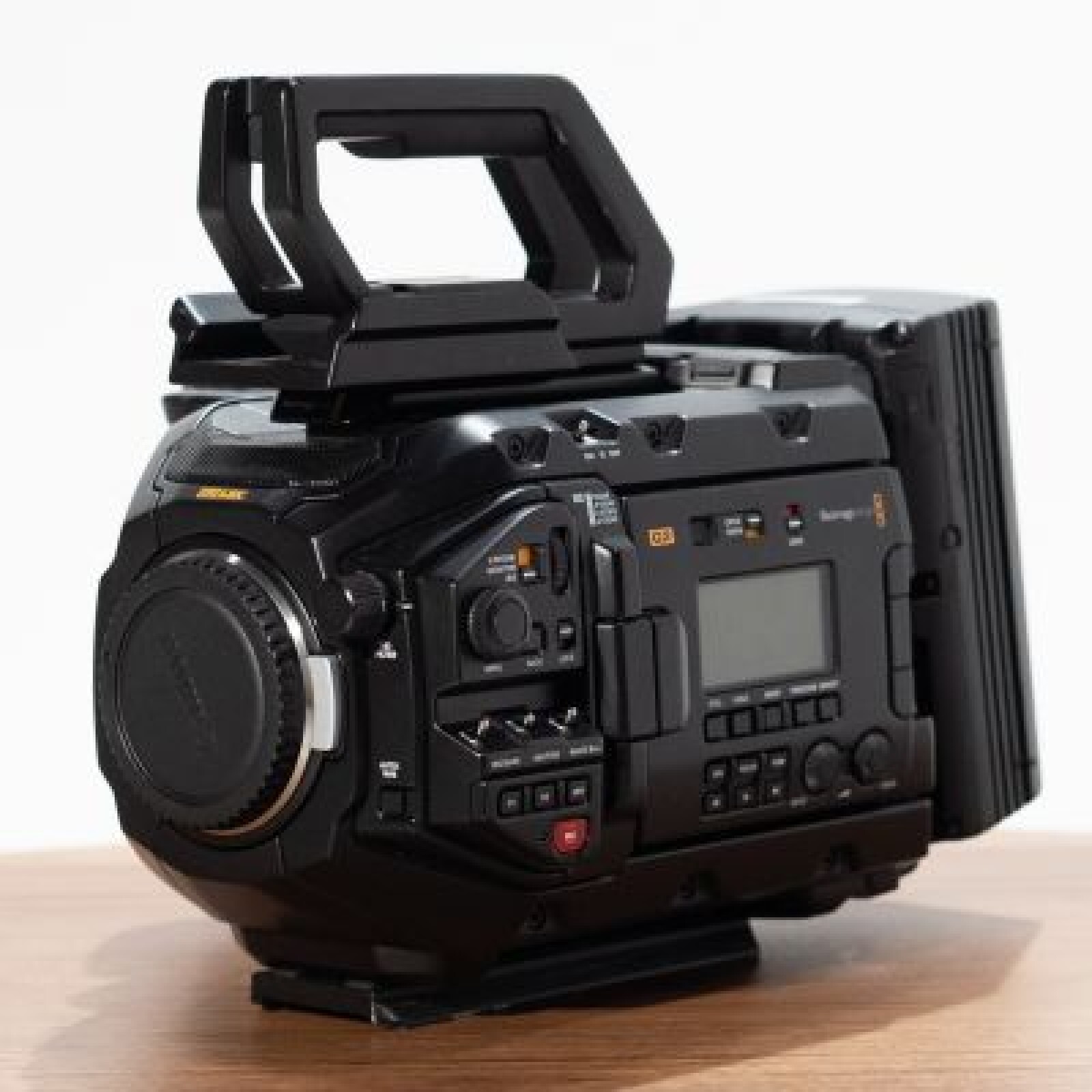 URSA Mini Pro 4.6k G2 - Monture EF - Photo 1 sur 4