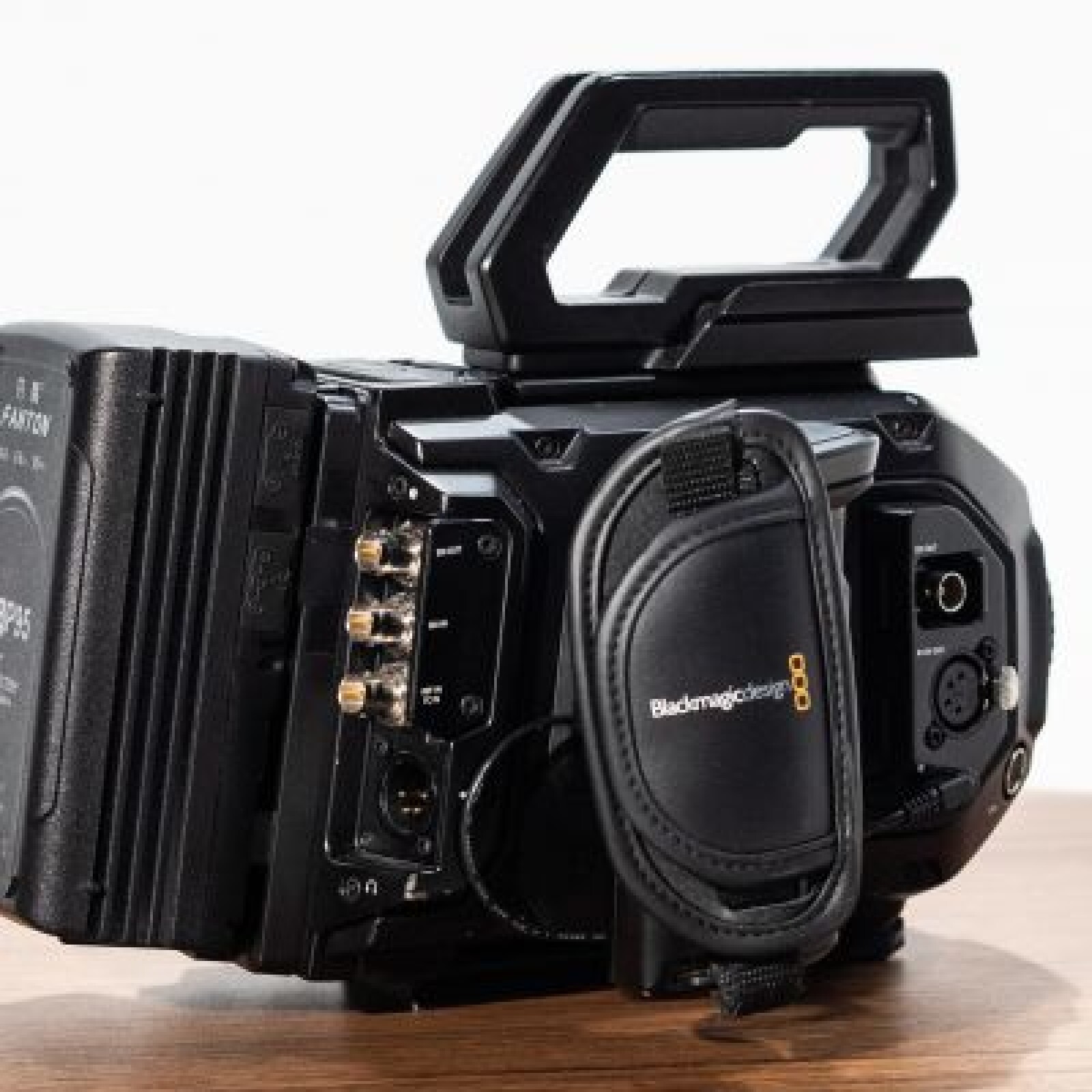 URSA Mini Pro 4.6k G2 - Monture EF - Photo 2 sur 4