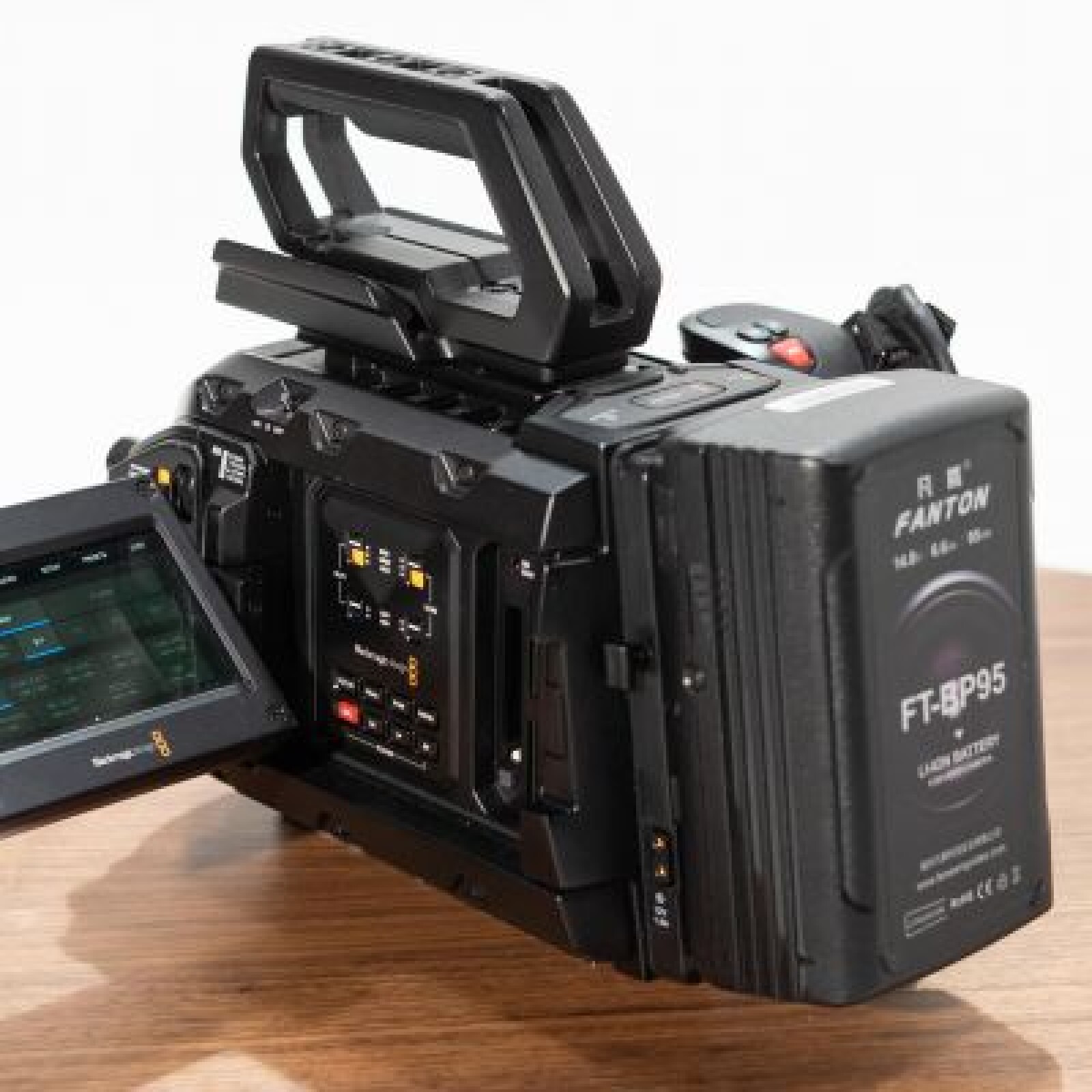 URSA Mini Pro 4.6k G2 - Monture EF - Photo 4 sur 4