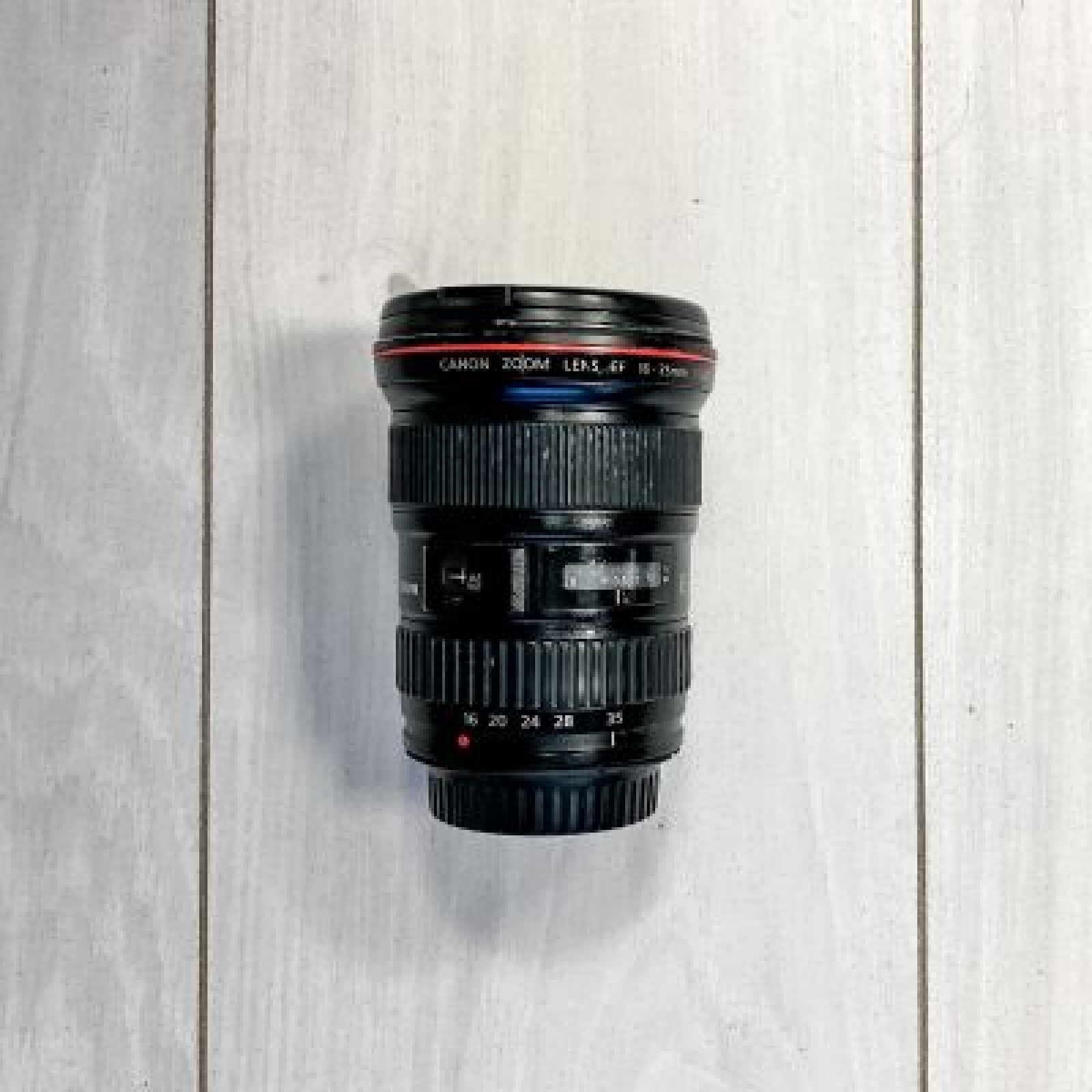 Canon zoom EF 16-35mm f/2,8 L USM - Photo 1 sur 1