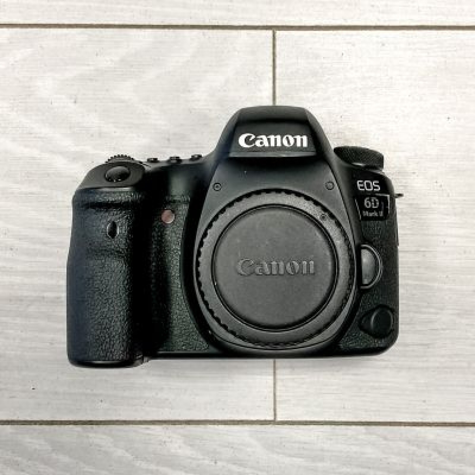 Canon 6D MARK II boitier nu + 2 batteries - Photo 1 sur 1