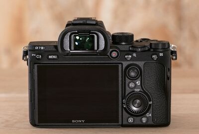 Location Sony A7III + 3 batteries + SD 64Go