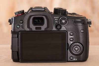 Location Panasonic GH5s + 3 batteries + 1 carte SD 64Go