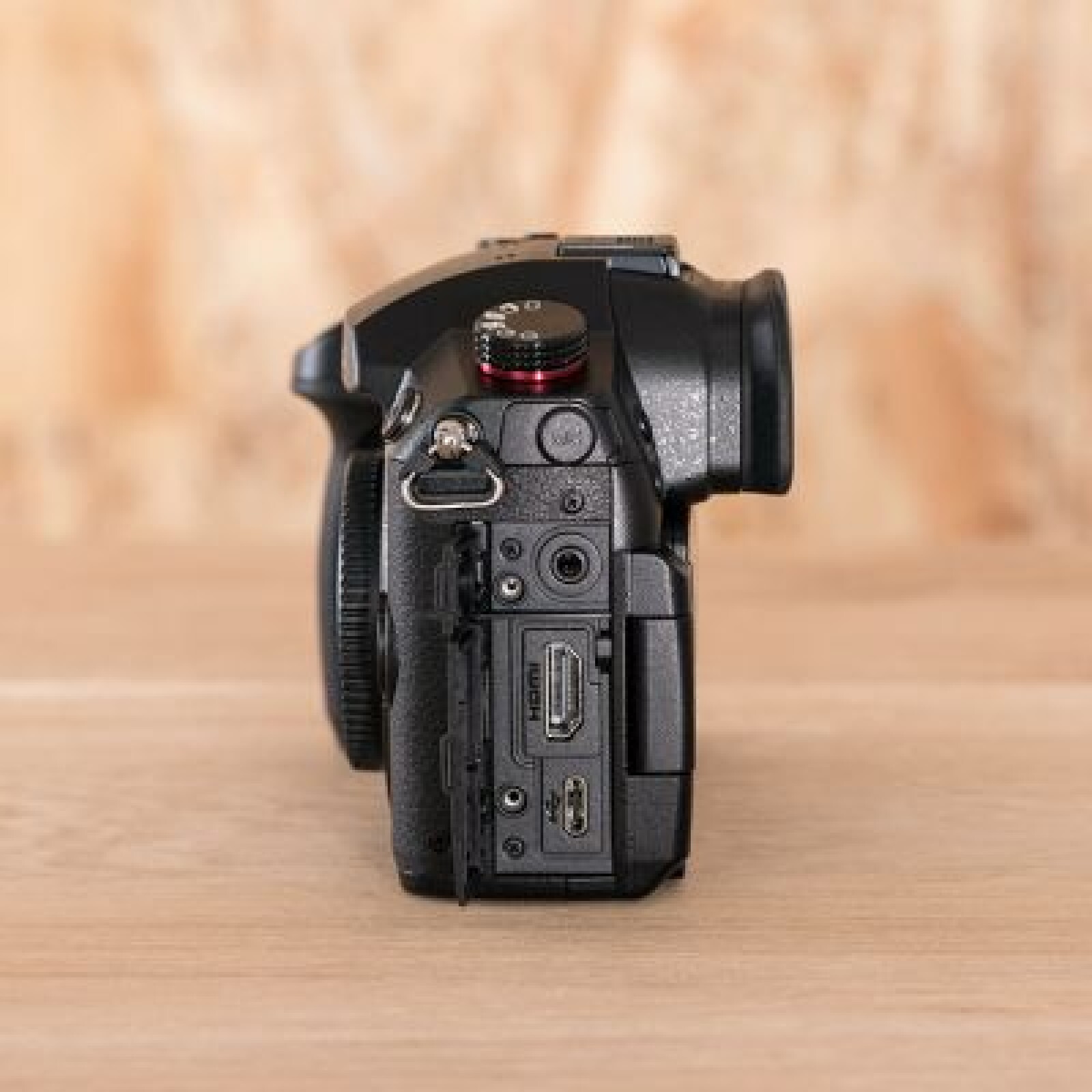 Panasonic GH5s + 3 batteries + 1 carte SD 64Go - Photo 3 sur 5