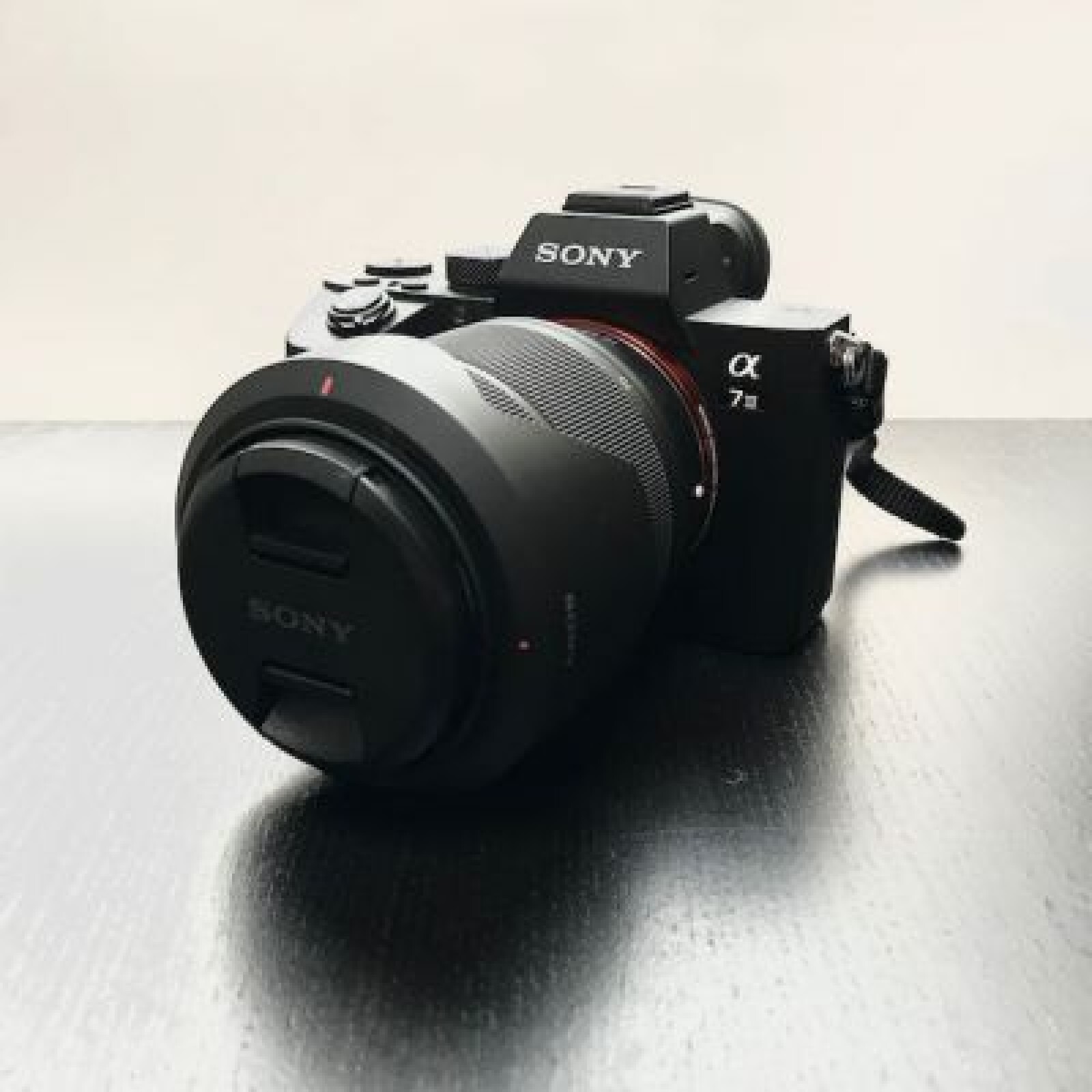 Kit Sony A7III + 28/70mm - Photo 1 sur 2
