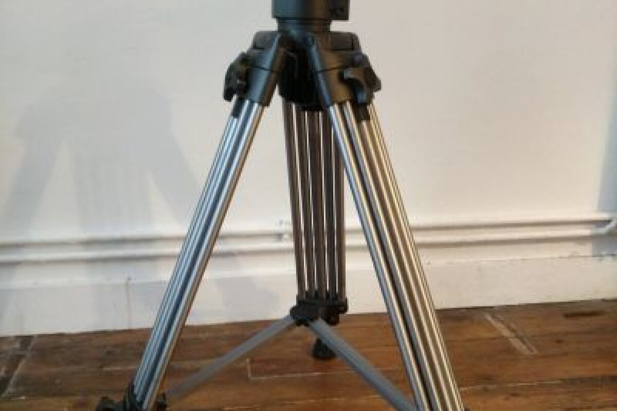 Location Trépied vidéo Ravelli AVTP - Lightyshare