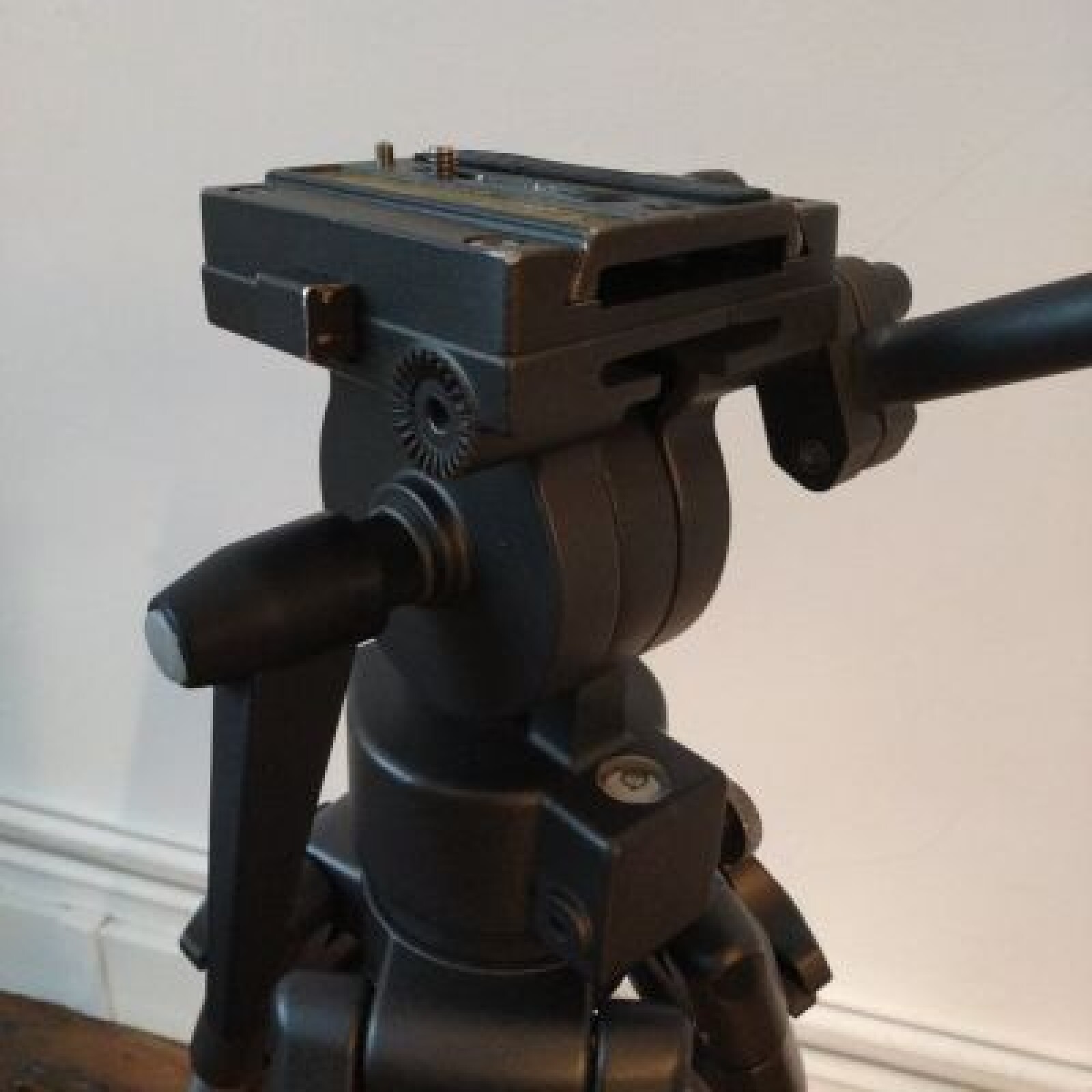 Trépied vidéo Ravelli AVTP - Photo 2 sur 5