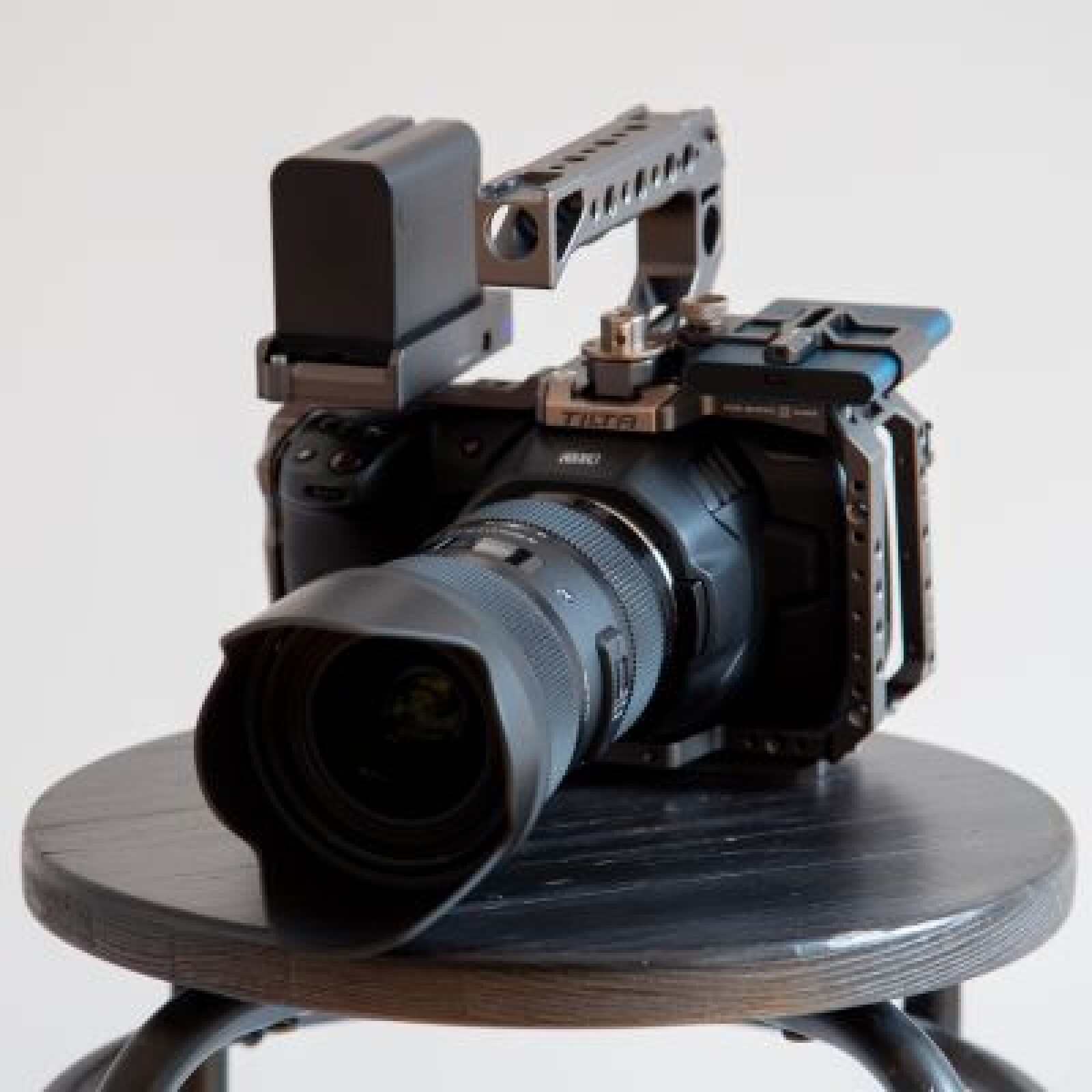 BLACKMAGIC DESIGN Pocket Cinema Camera 6K + SIGMA - 18-35mm f/1.8 DC HSM ART CANON (Ø72) - Photo 1 sur 4
