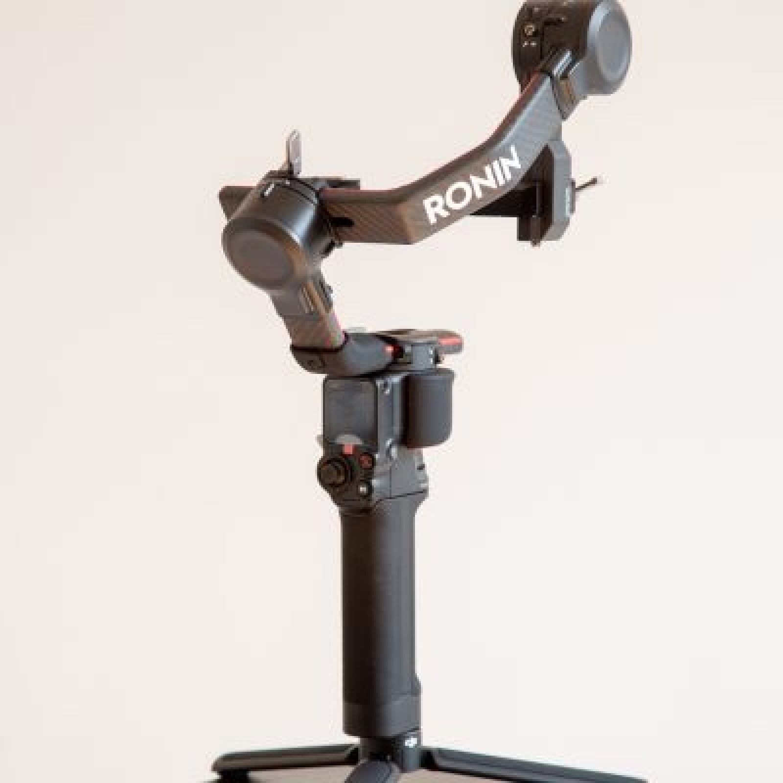 DJI - RS 2 Stabilisateur Pro Combo - Photo 1 sur 3